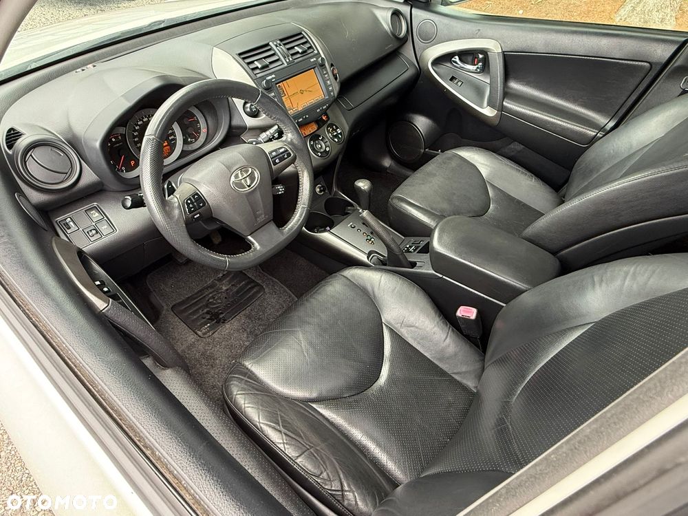 Toyota RAV4 2.2 D-4D 4x4 Automatik Executive - 12