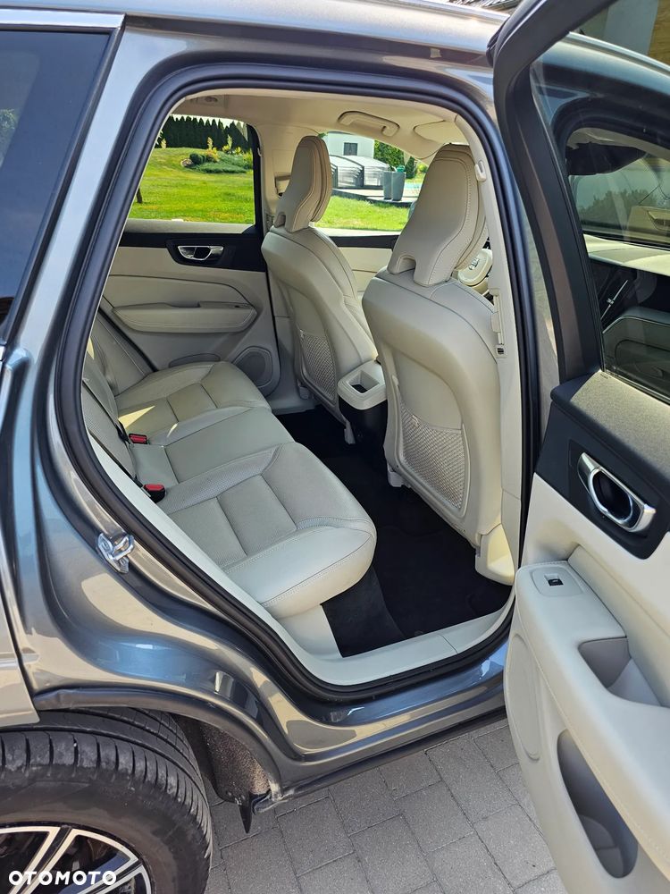 Volvo XC 60 B4 D AWD Inscription - 12