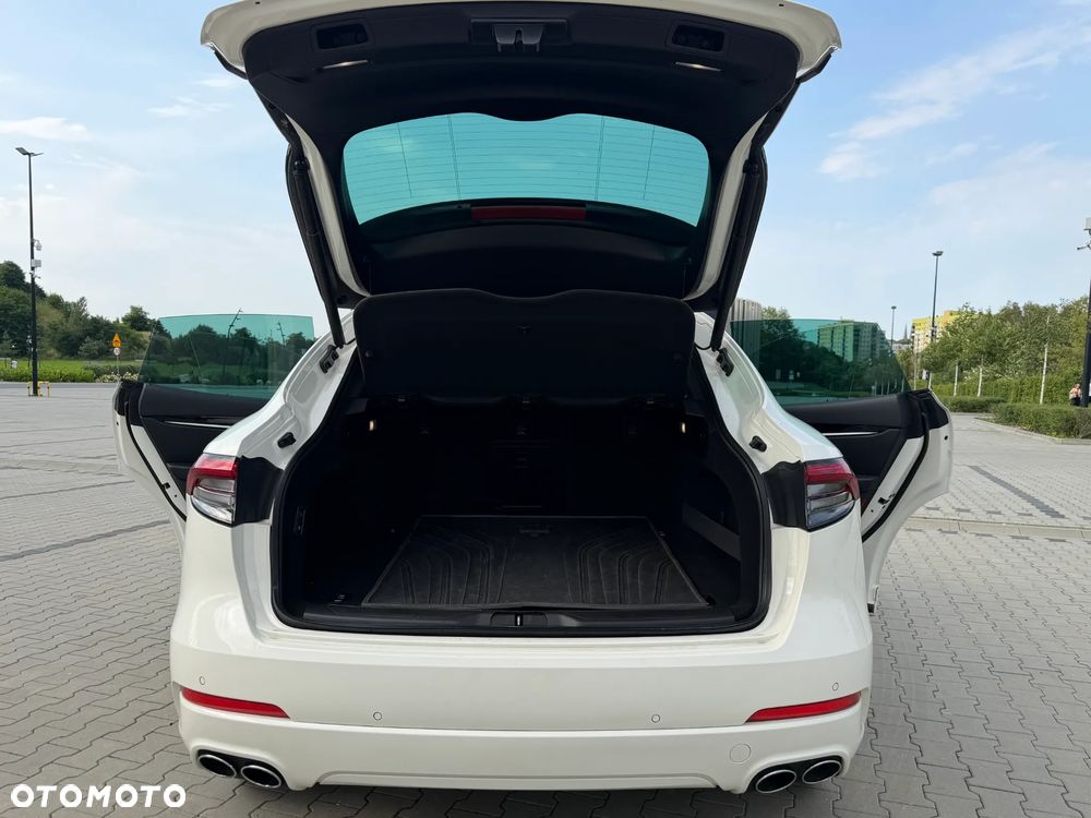 Maserati Levante Q4 - 5