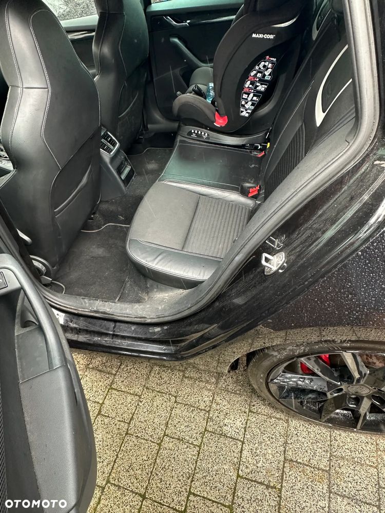 Skoda Octavia 2.0 TDI RS DSG - 9