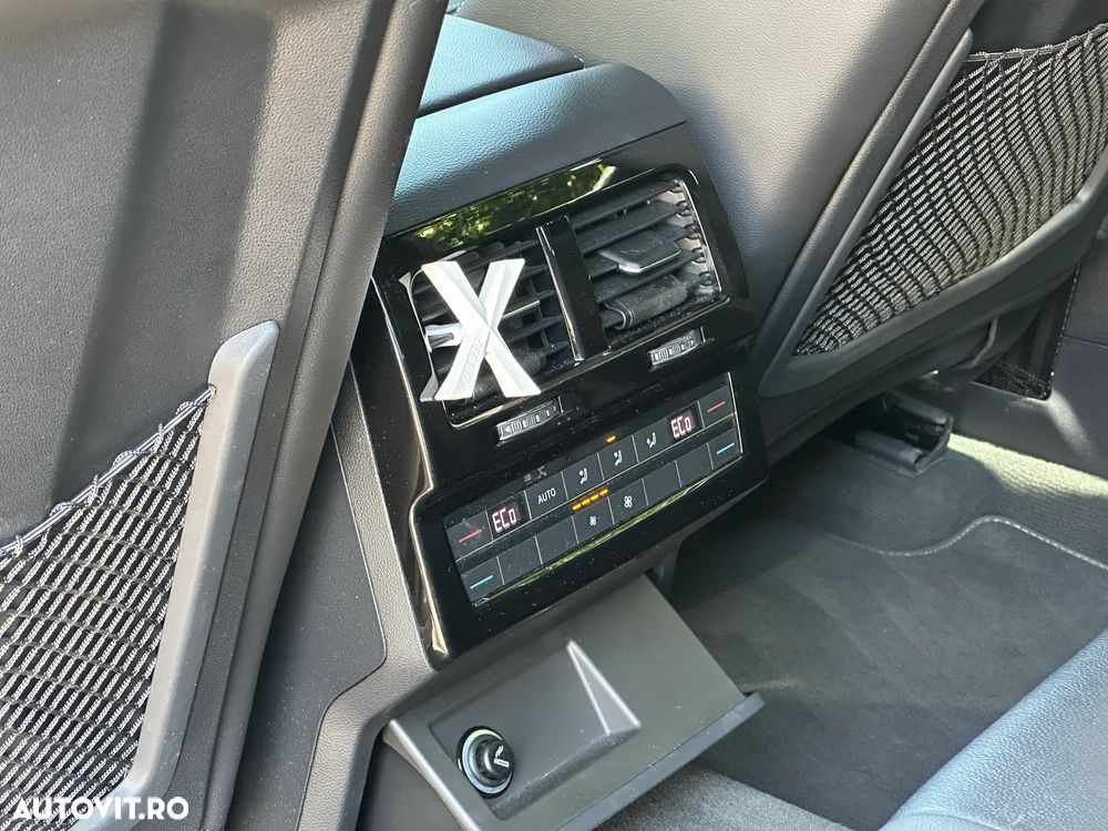 Volkswagen Touareg V6 TDI R-Style - 11