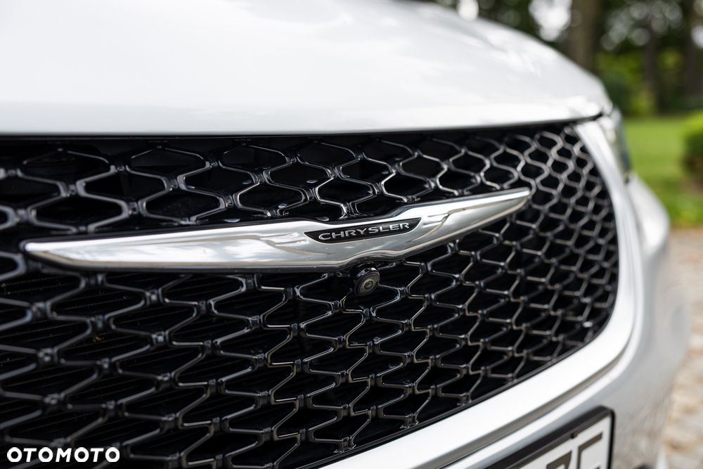 Chrysler Pacifica - 10