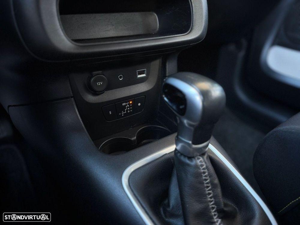 Citroën C3 1.2 PureTech Shine EAT6 - 22