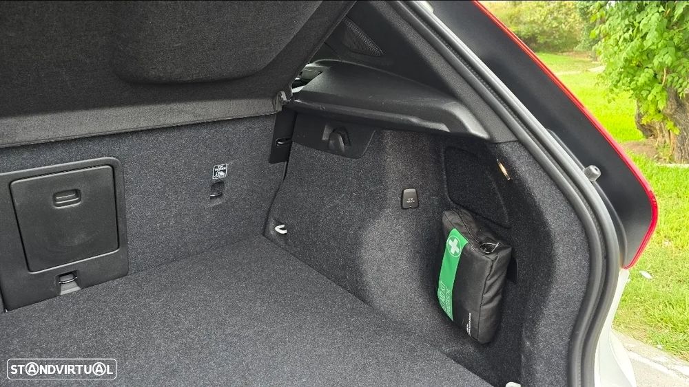Volvo XC 40 1.5 T4 PHEV Plus Dark - 24