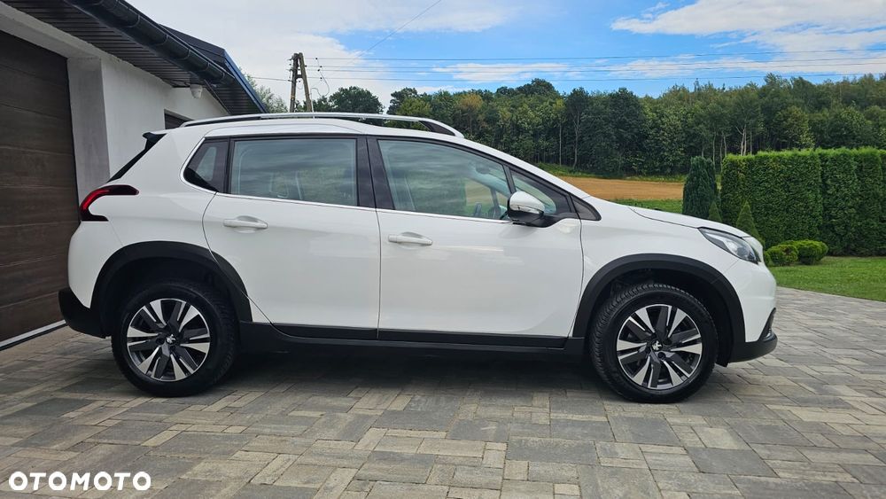 Peugeot 2008 1.2 Pure Tech GPF Allure S&S EAT6 - 5