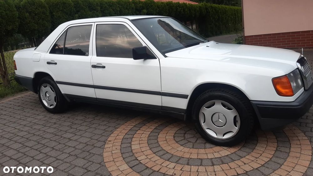 Mercedes-Benz W124 (1984-1993) - 24