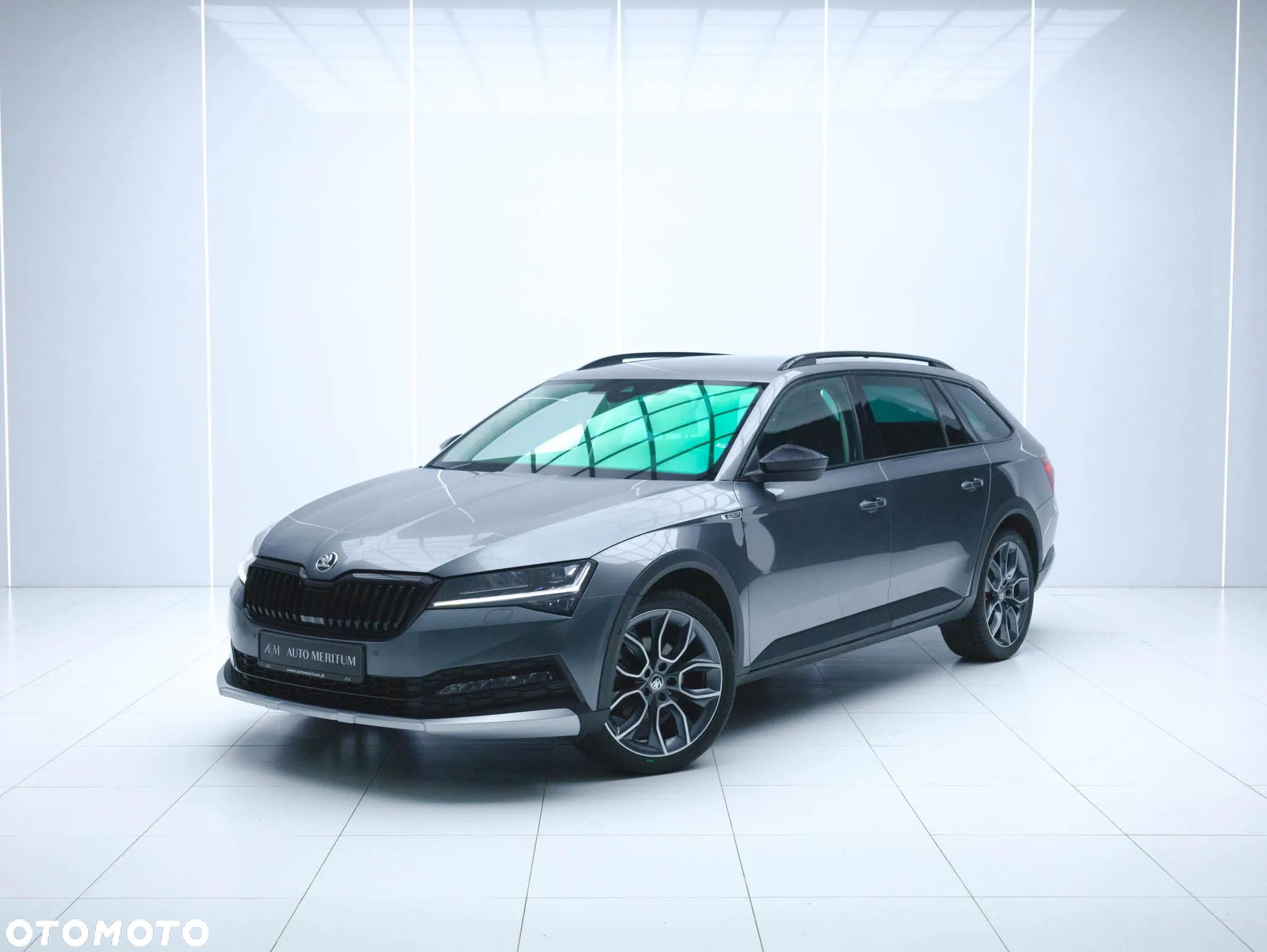 Skoda Superb 2.0 TDI SCR 4x4 Scout DSG - 1