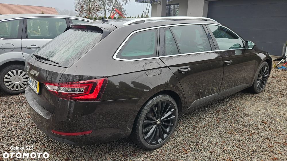 Skoda Superb 2.0 TDI DSG Premium Edition - 5