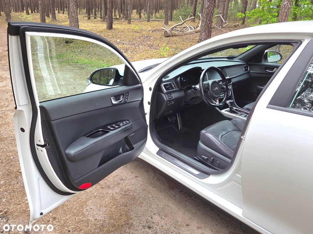 Kia Optima - 11