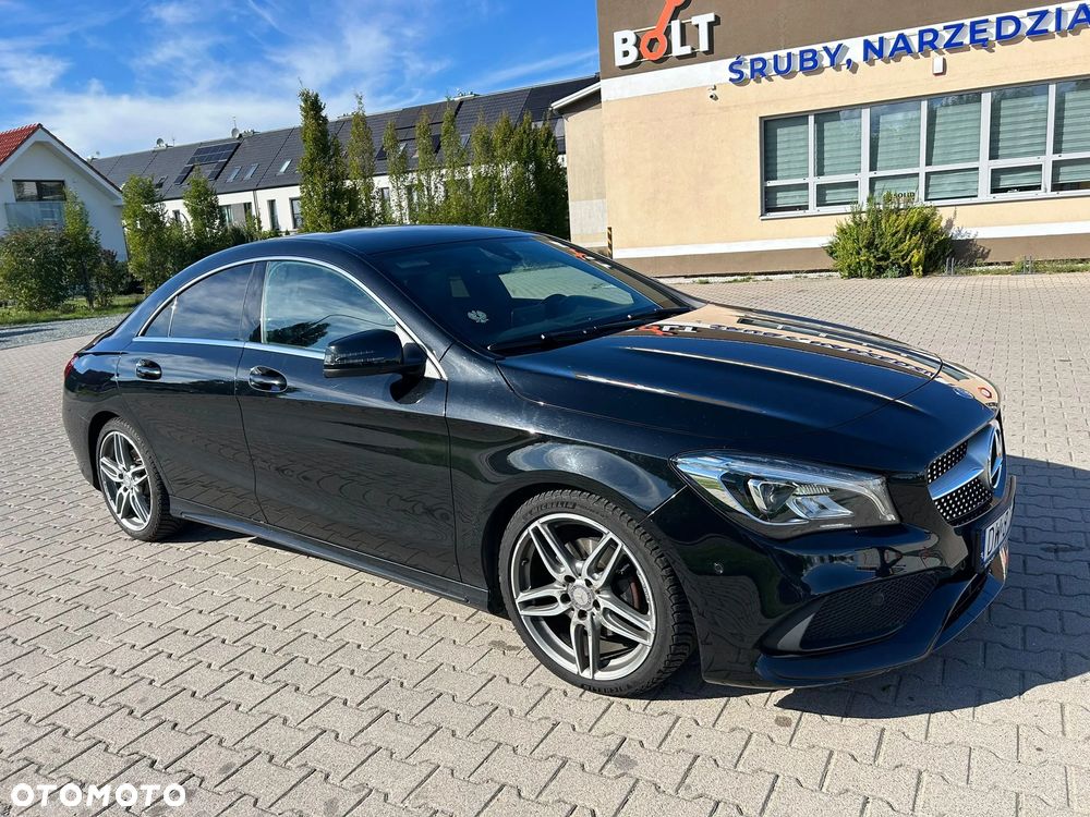 Mercedes-Benz CLA 200 7G-DCT Urban - 1