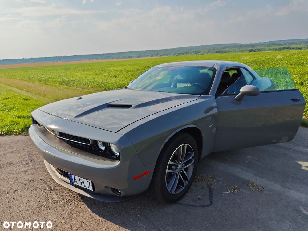 Dodge Challenger - 10