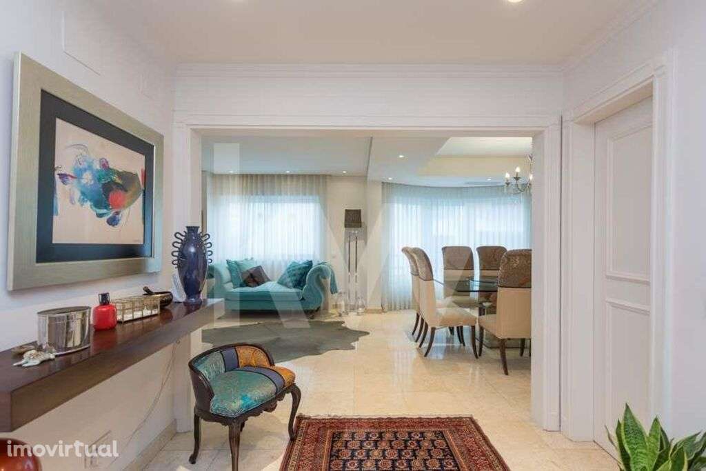 VENDA | Apart. T3 Triplex, 2 lugares de estacionamento, arrecadação  B - Grande imagem: 3/27