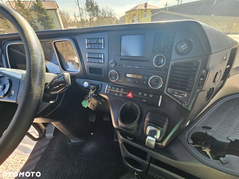 Mercedes-Benz Actros - 12