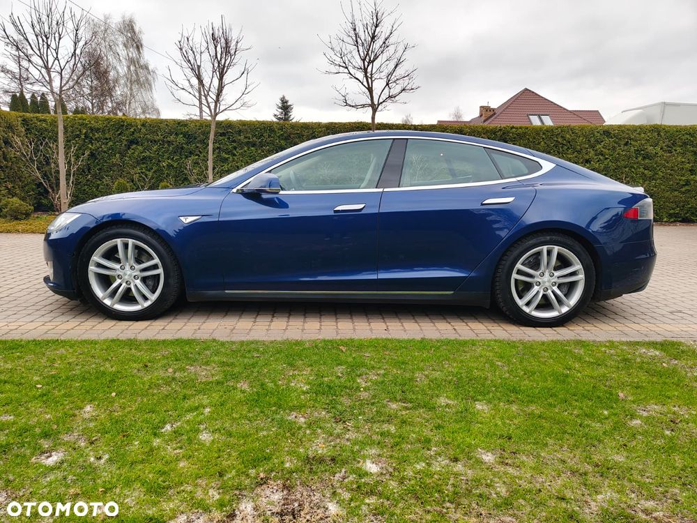 Tesla Model S 85D Allradantrieb - 10
