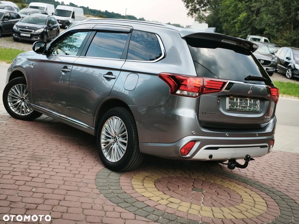 Mitsubishi Outlander 2.4 4WD Diamant+ - 6