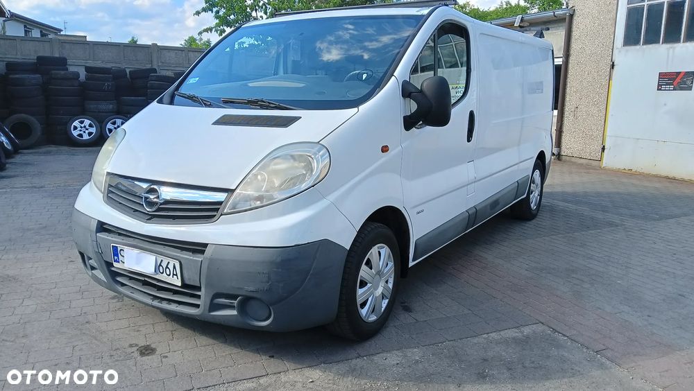 Opel Vivaro - 1