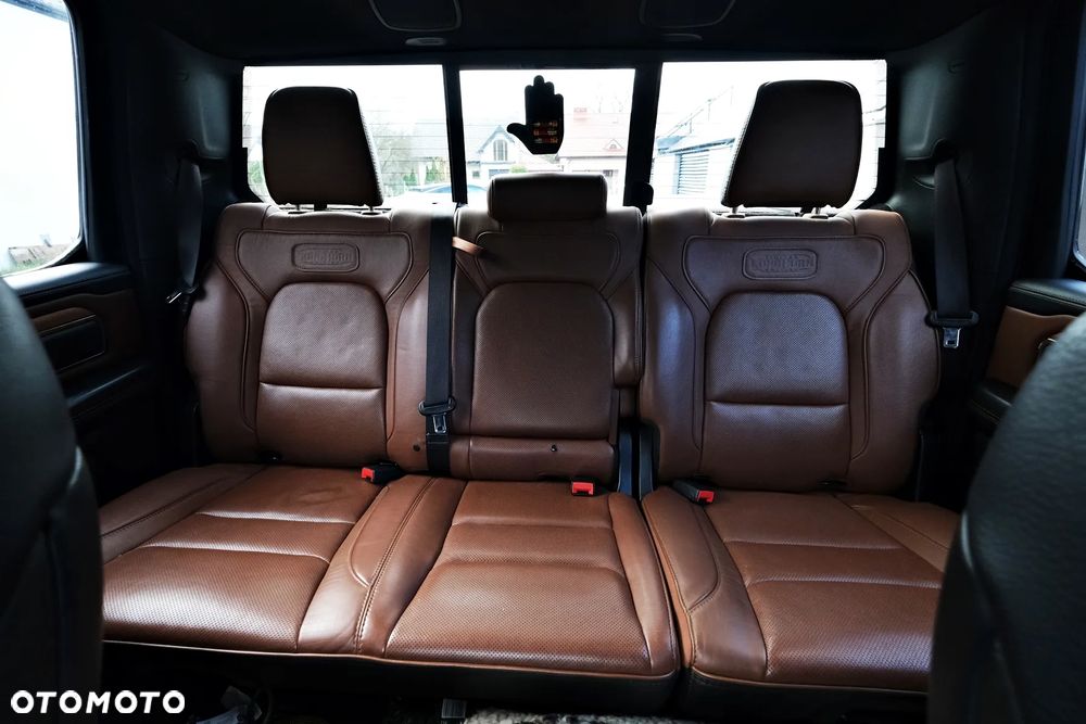 RAM 1500 Quad Cab Longbed Bighorn - 17