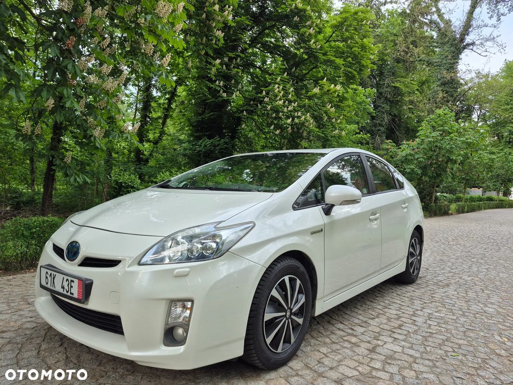 Toyota Prius (Hybrid) Executive - 10