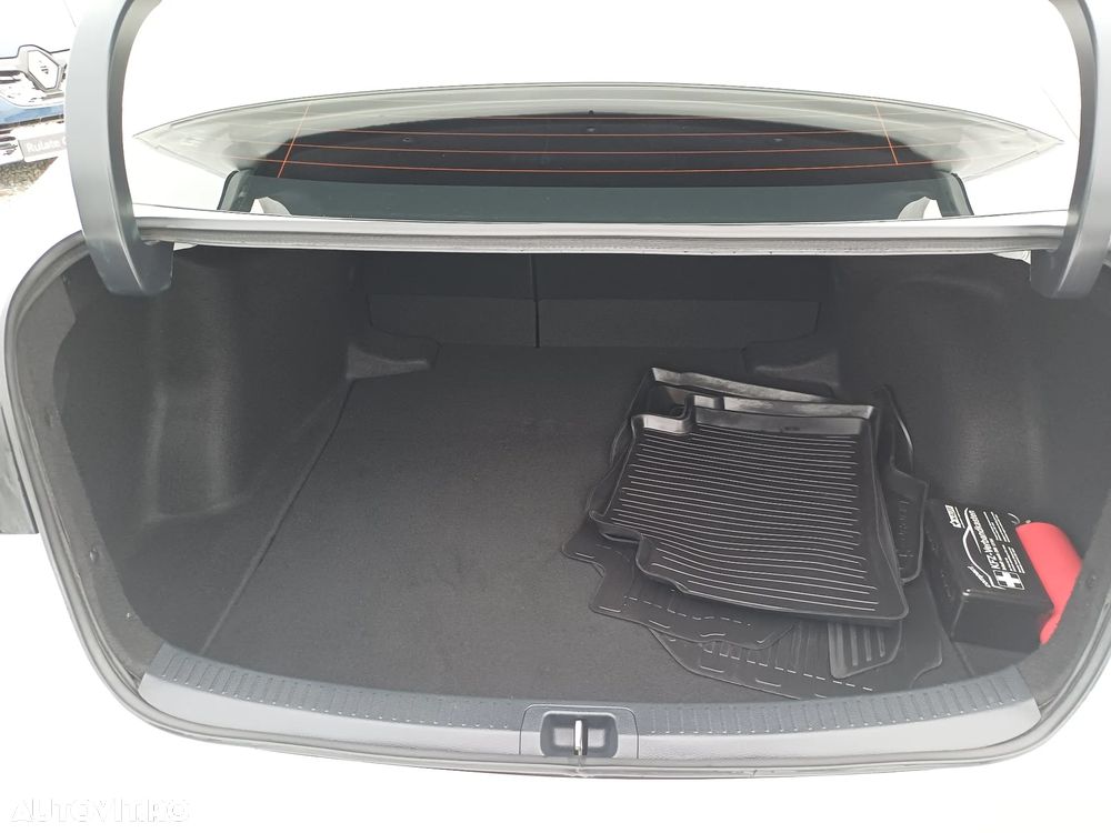 Toyota Corolla 1.8 HSD Dynamic - 9