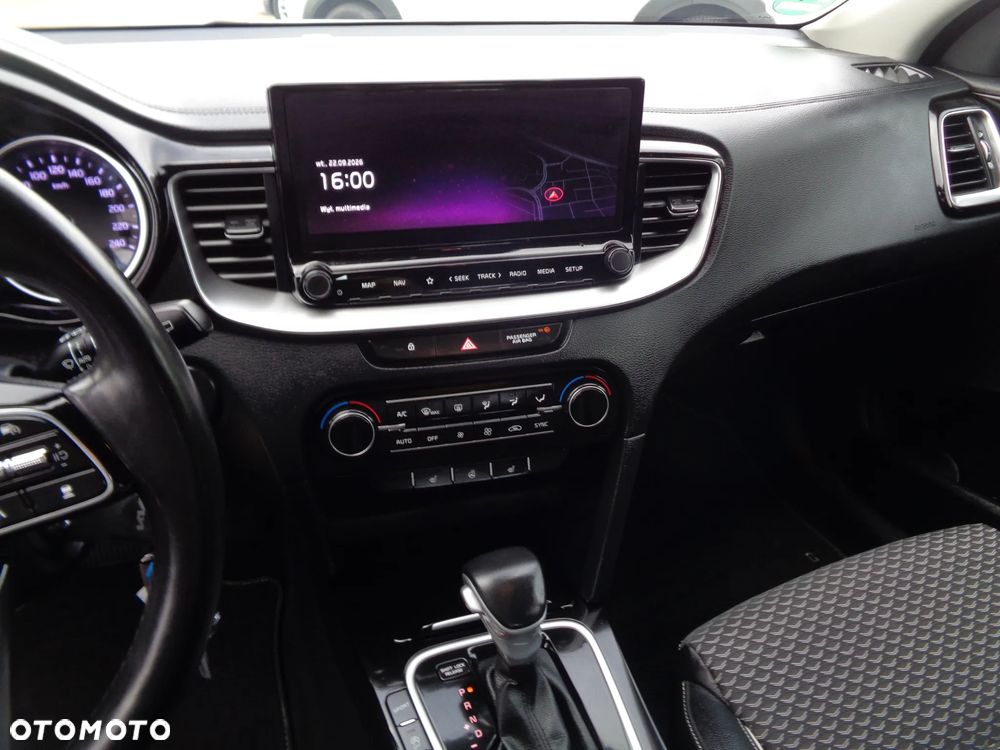 Kia XCeed 1.5 T-GDI Business Line DCT - 16