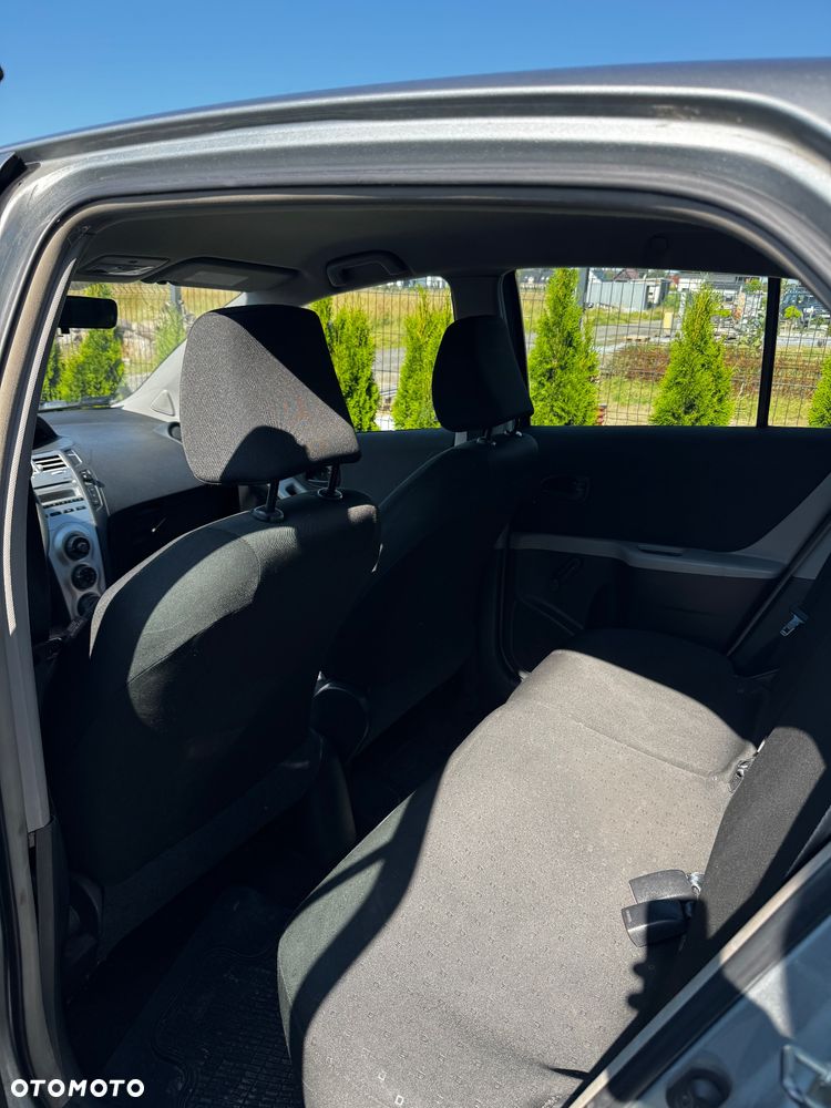 Toyota Yaris 1.3 Luna A/C - 8