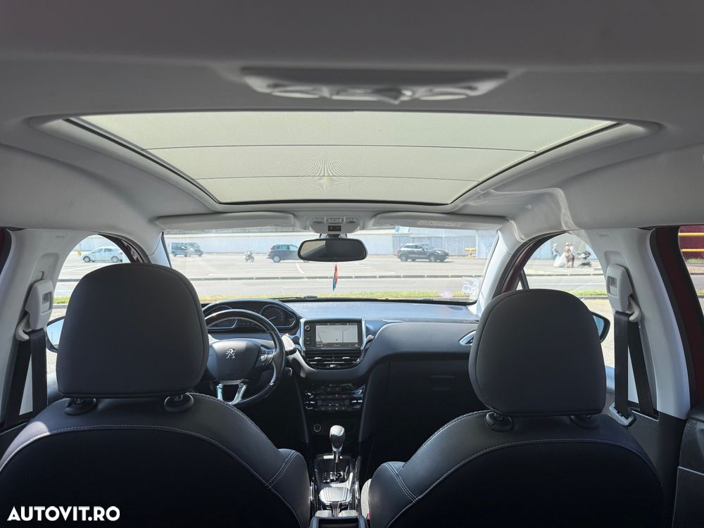 Peugeot 2008 1.2 PureTech Turbo EAT6 S&S Allure - 21