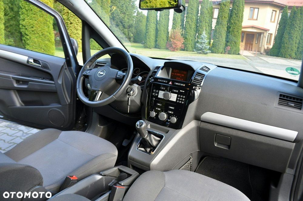 Opel Zafira - 25