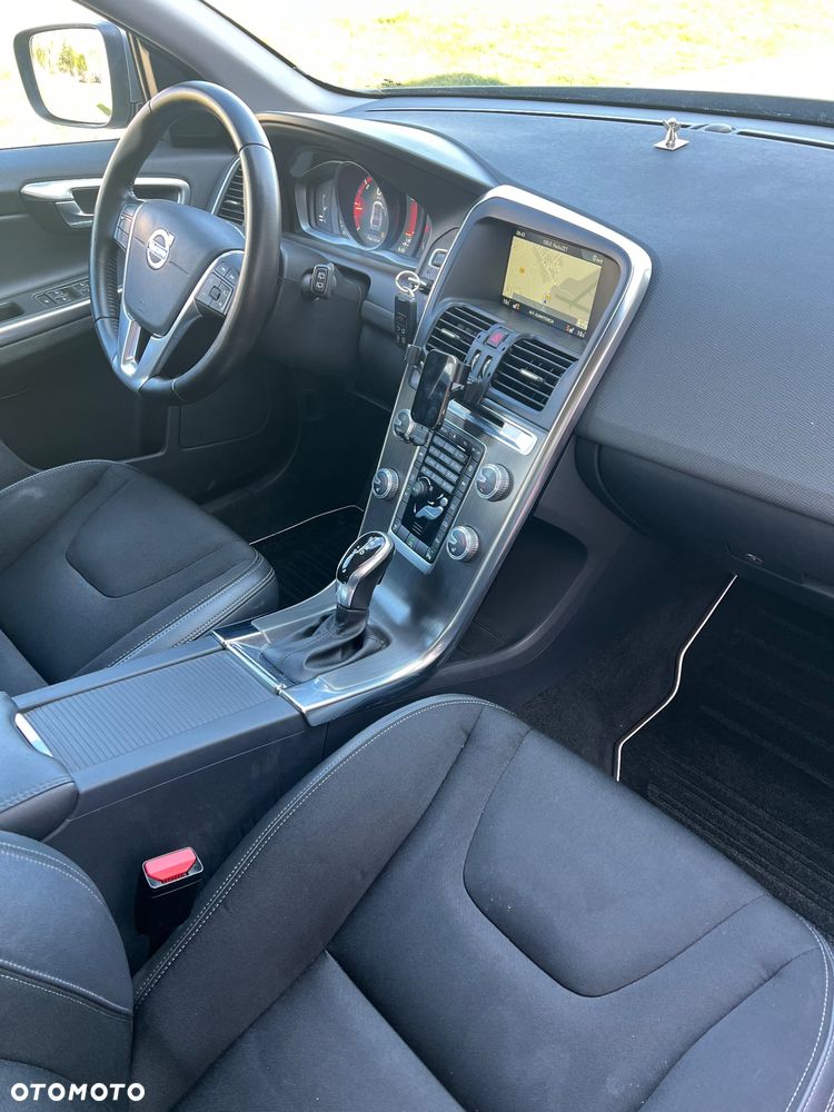 Volvo XC 60 D3 Geartronic Momentum - 33