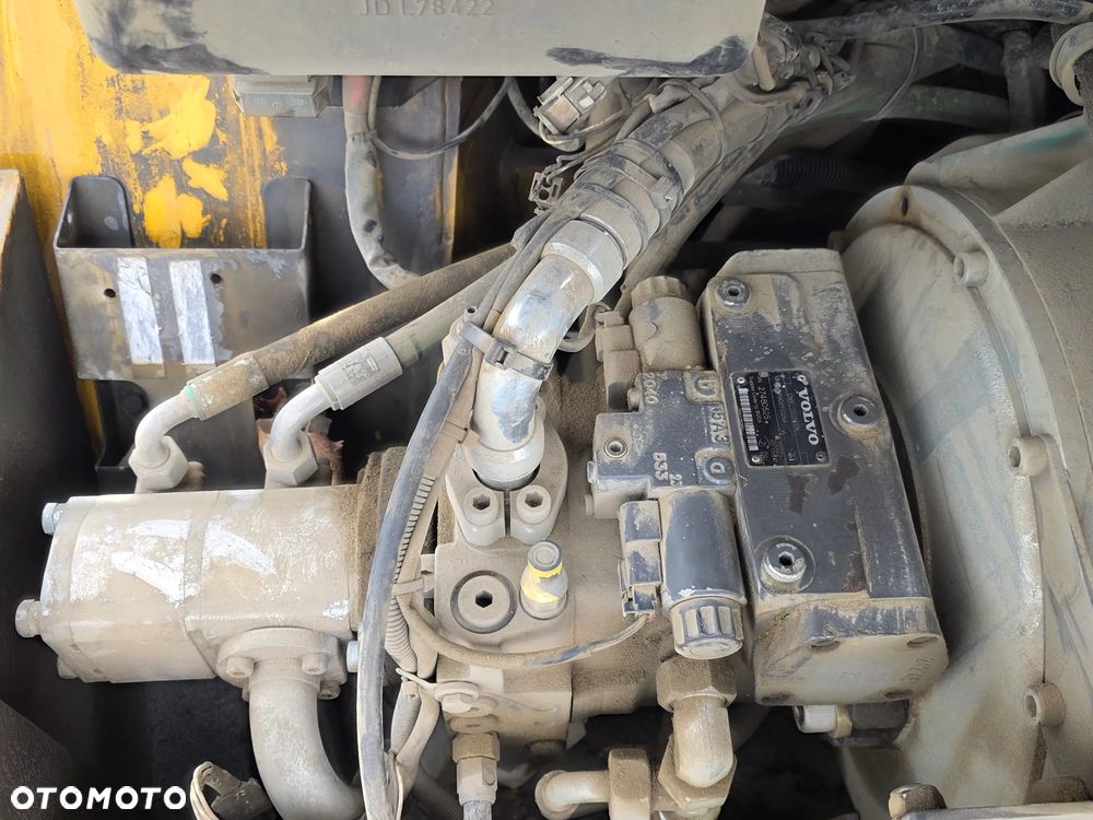 Volvo L30B-ZX, 2013 ROK, ŁYŻKA OTWIERANA + WIDŁY - 17