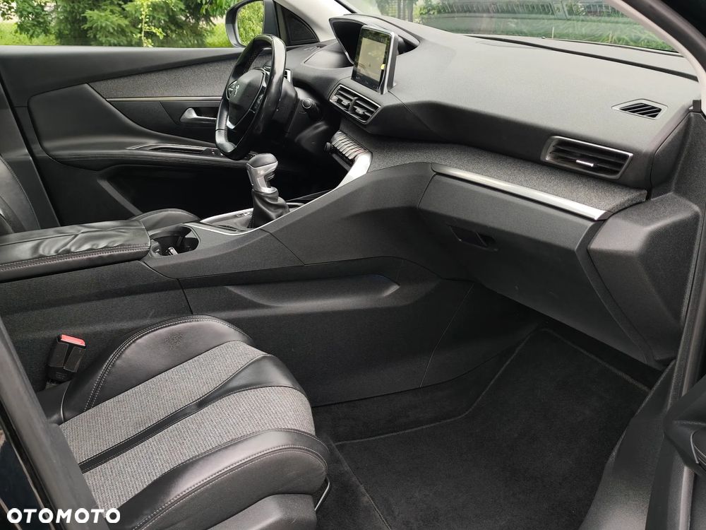 Peugeot 3008 PureTech 130 Stop & Start GPF Allure - 20