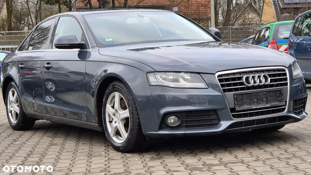 Audi A4 Limousine - 1