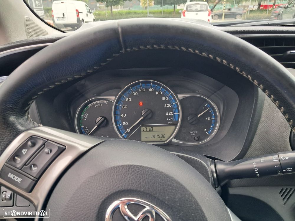 Toyota Yaris 1.5 HSD Comfort - 2