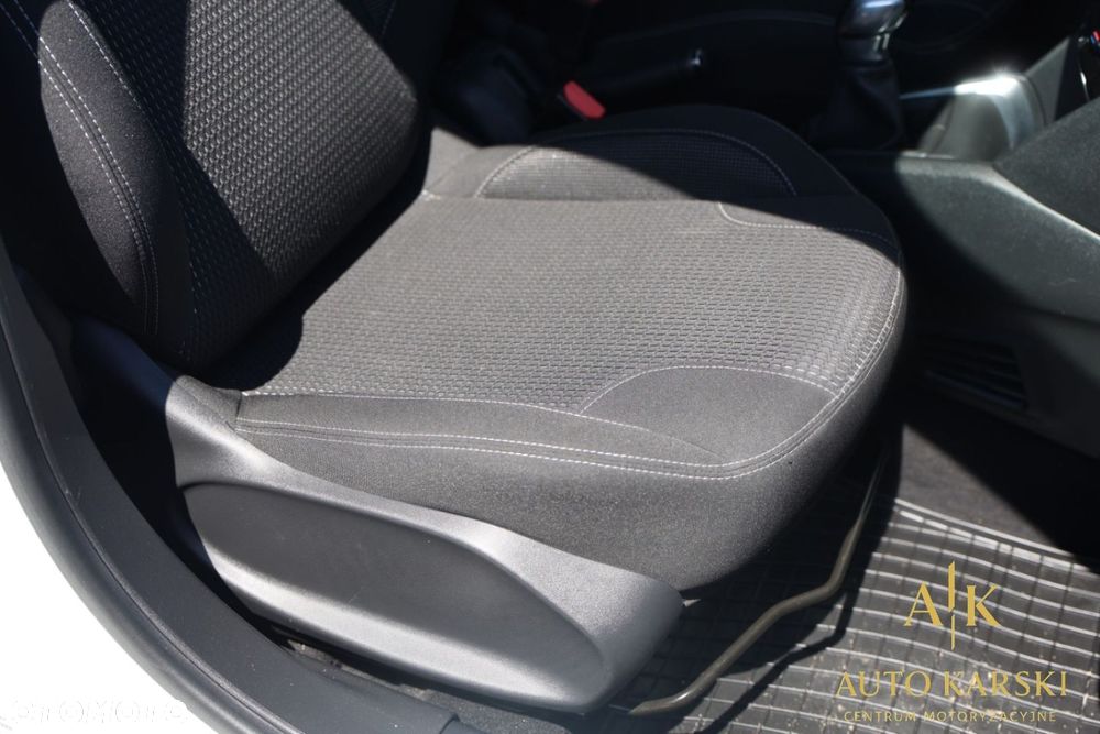 Peugeot 208 - 36