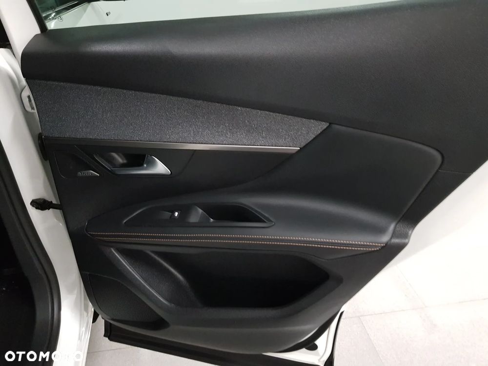 Peugeot 3008 ver-puretech-130-stop-start-gpf-eat8-gt - 20