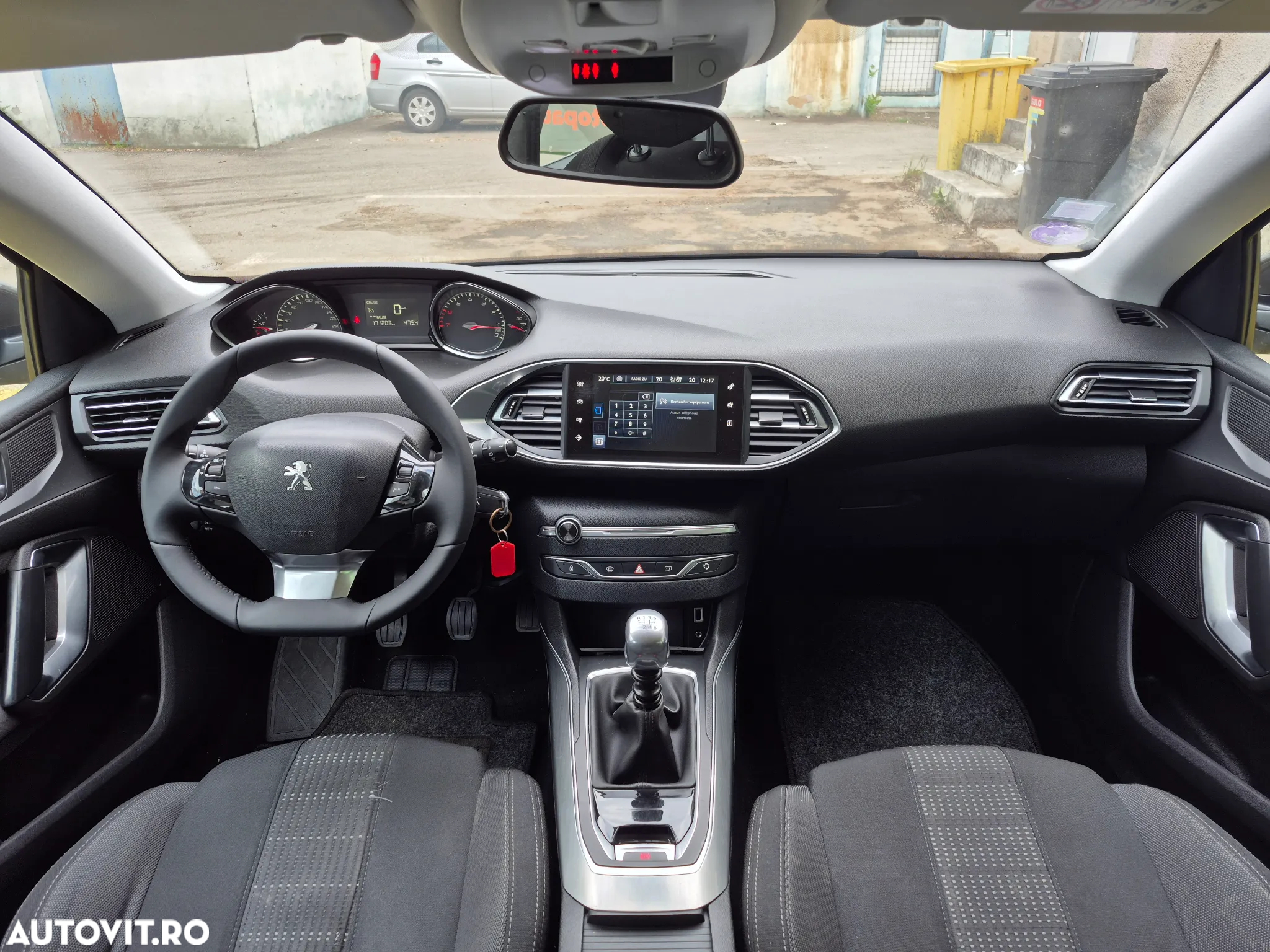 Peugeot 308 1.2 L PureTech Turbo Allure - 4