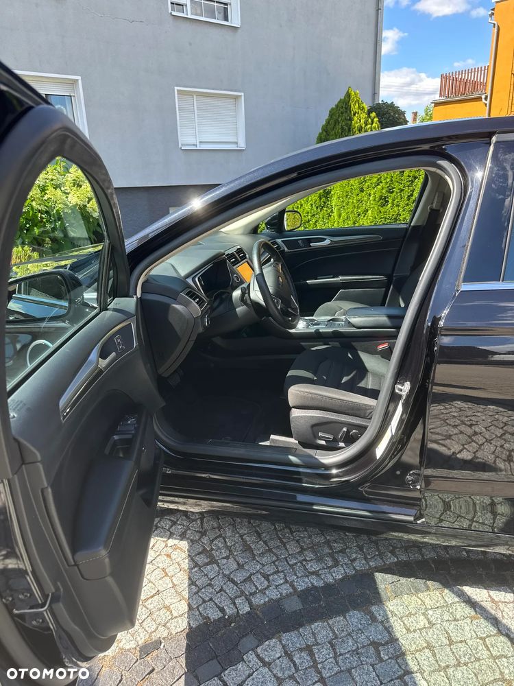 Ford Mondeo 2.0 Hybrid Titanium - 26