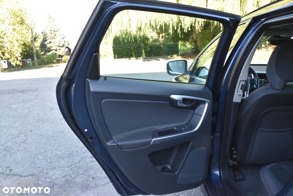 Volvo XC 60 D4 Momentum - 15