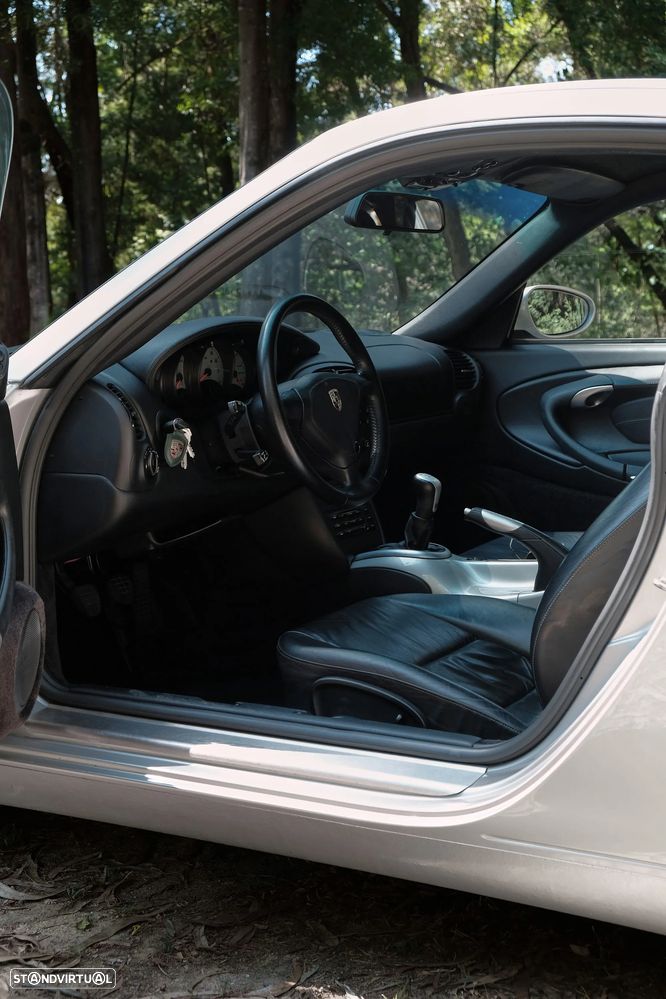 Porsche 911 (996) Carrera 4 Coupé - 7