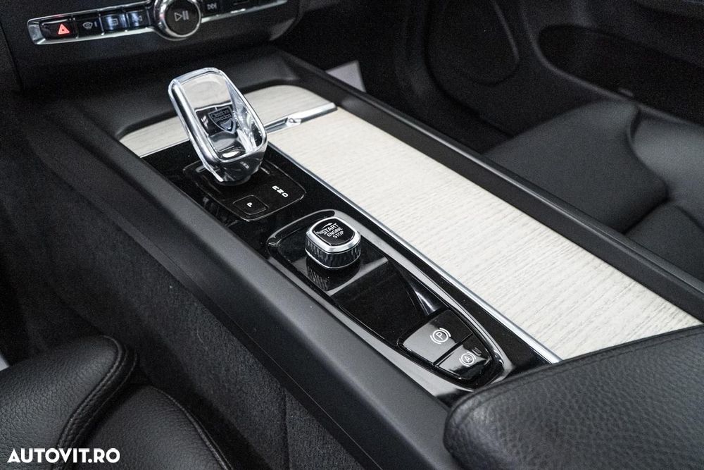 Volvo XC 60 T6 AWD Recharge Geartronic Inscription - 29