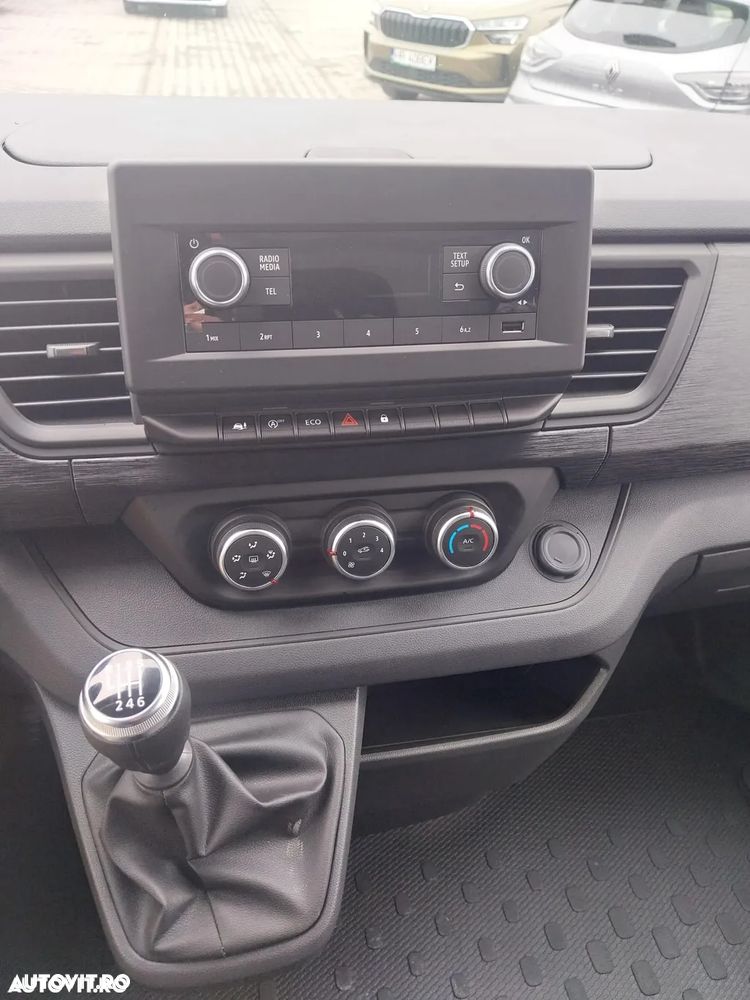 Renault TRAFIC - 9