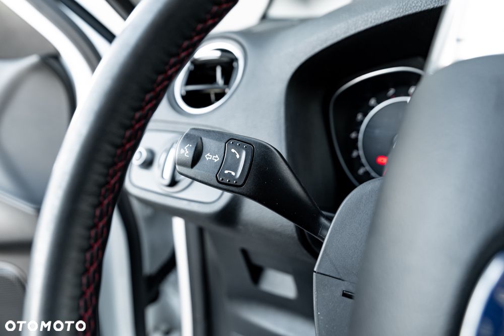 Ford S-Max 2.0 EcoBoost Titanium - 31