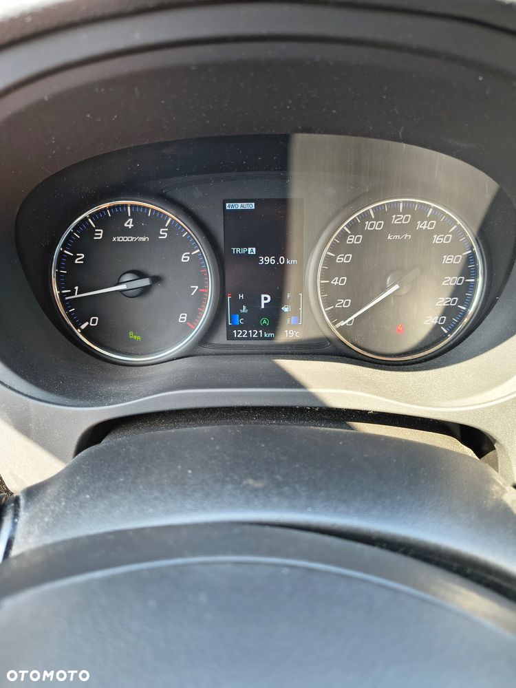 Mitsubishi Outlander 2.0 Instyle + 4WD CVT - 19