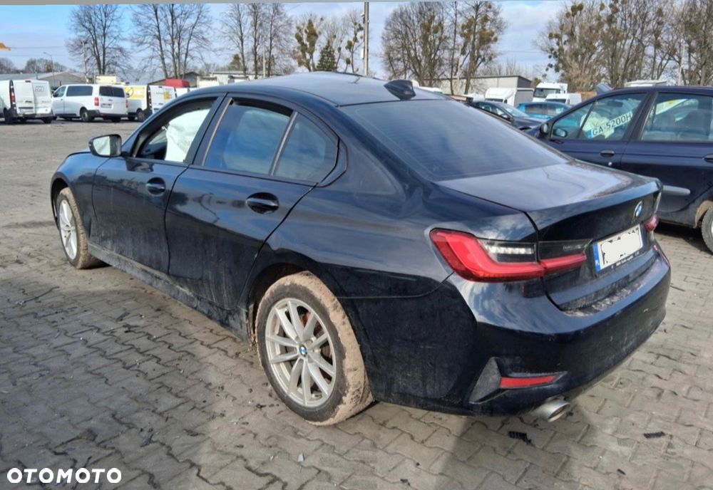 BMW Seria 3 318i Sport - 4