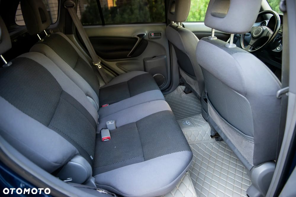 Toyota RAV4 2.0 VVT-i 4x4 - 21
