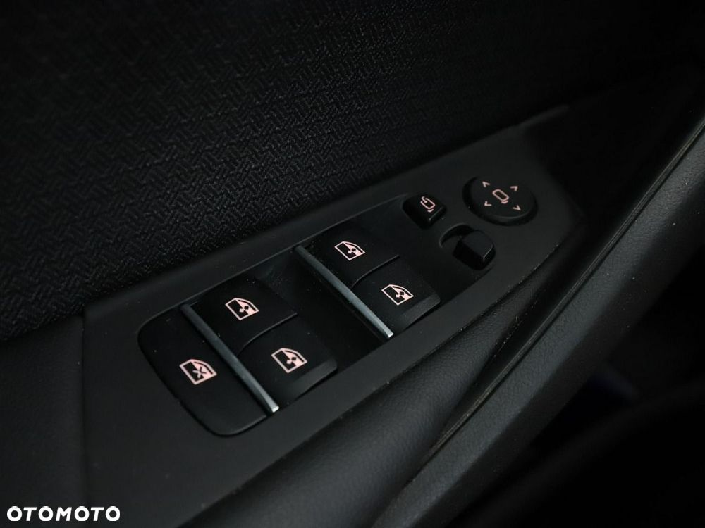 BMW Seria 5 520d - 35