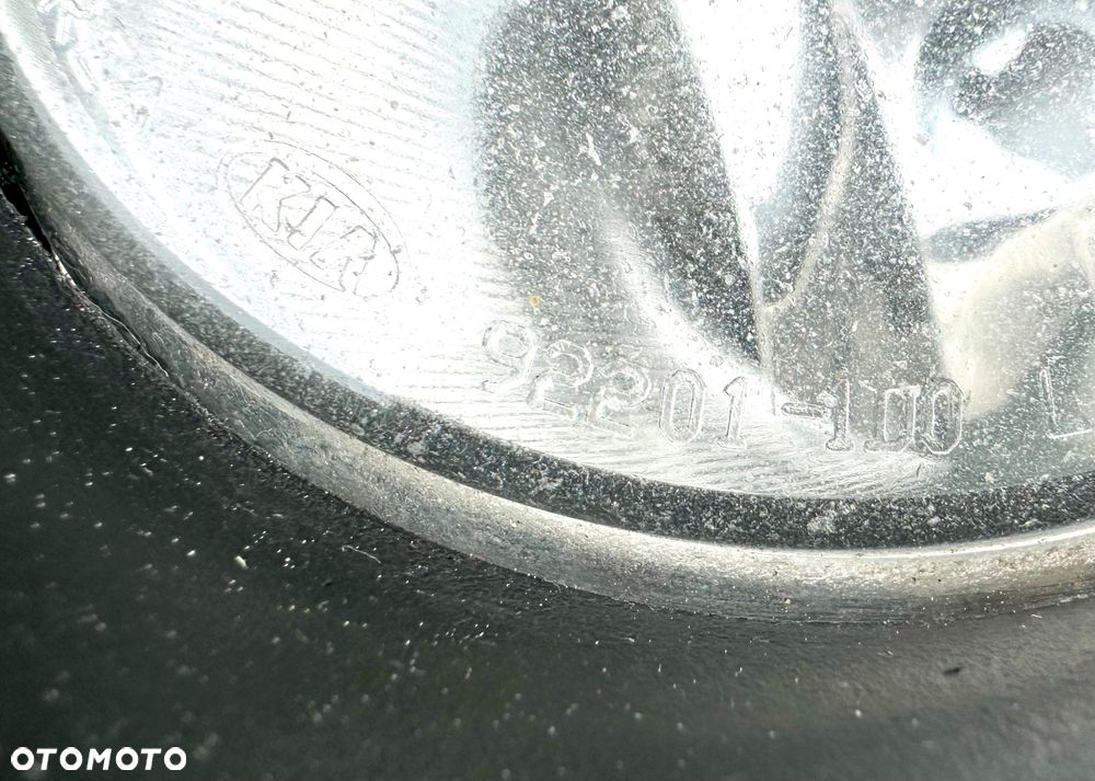 KIA CARENS 3 III UN 2006 - 2012 HALOGENY HALOGEN ZAŚLEPKA L + R ORYGINAŁ OE - 12