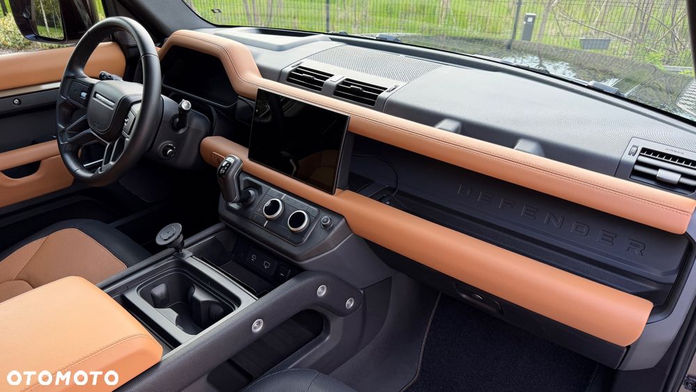 Land Rover Defender 3.0 D300 mHEV - 17
