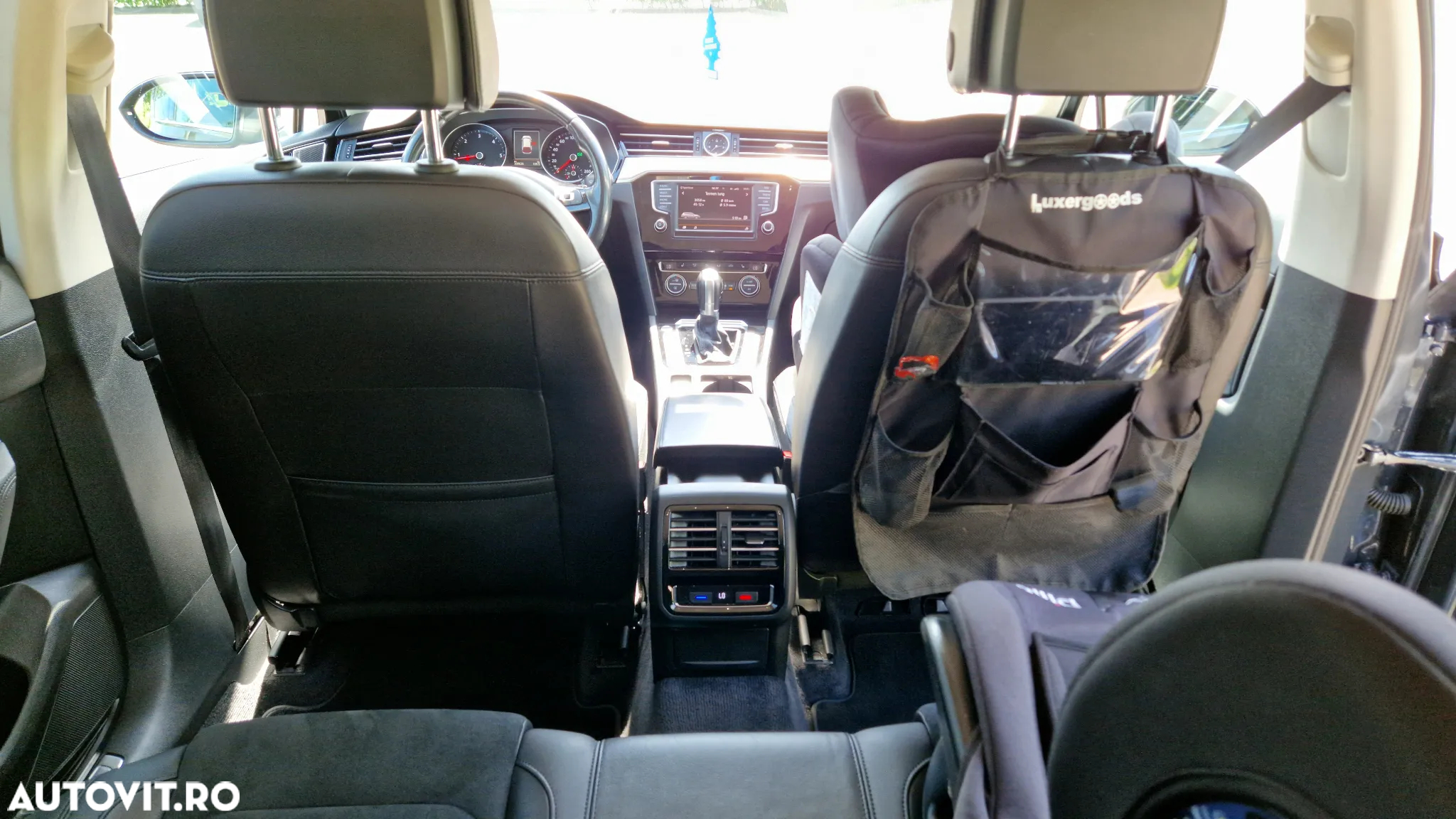 Volkswagen Passat Variant 2.0 TDI SCR DSG Highline - 16