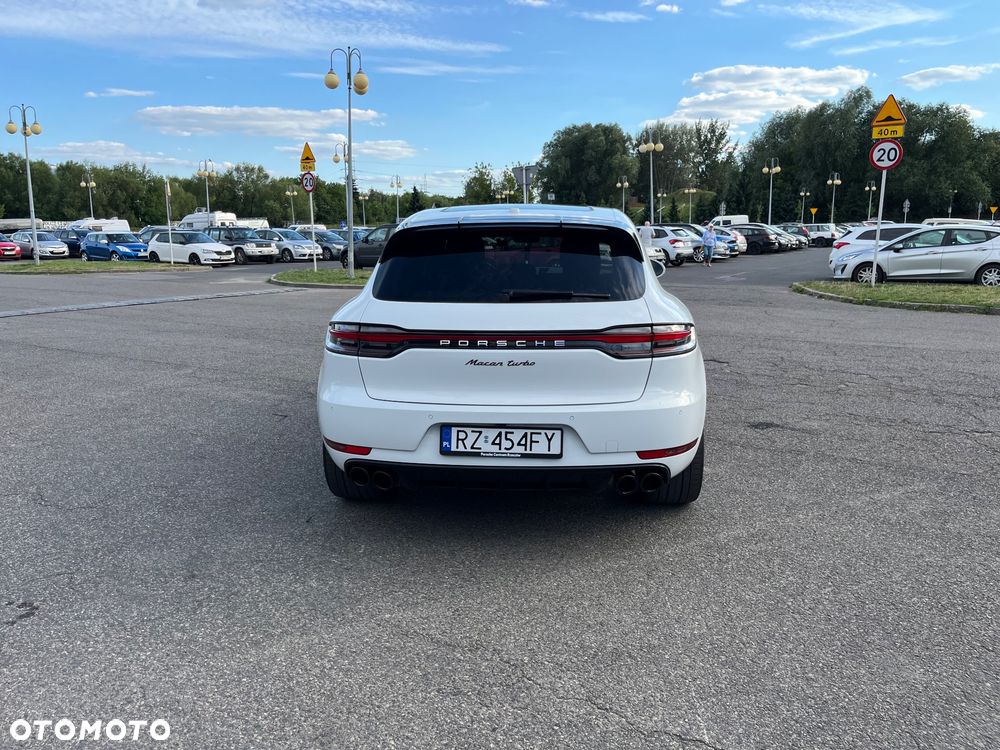 Porsche Macan Turbo - 14
