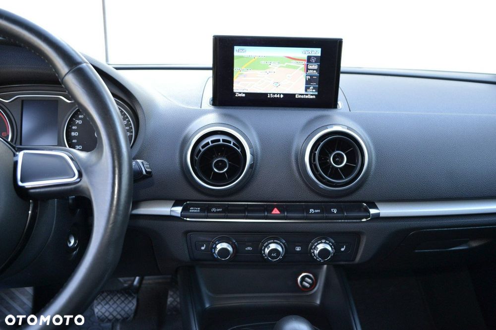 Audi A3 Sportback 2.0 TDI S tronic design - 25